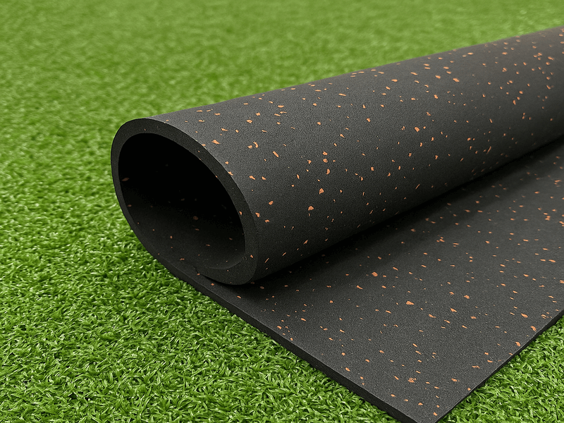 Установка акустической подложки в коридоре отеля